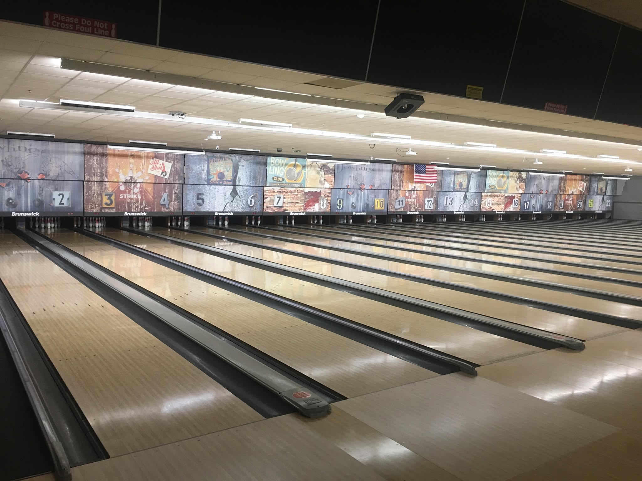 Family bowling at Cherokee Lanes